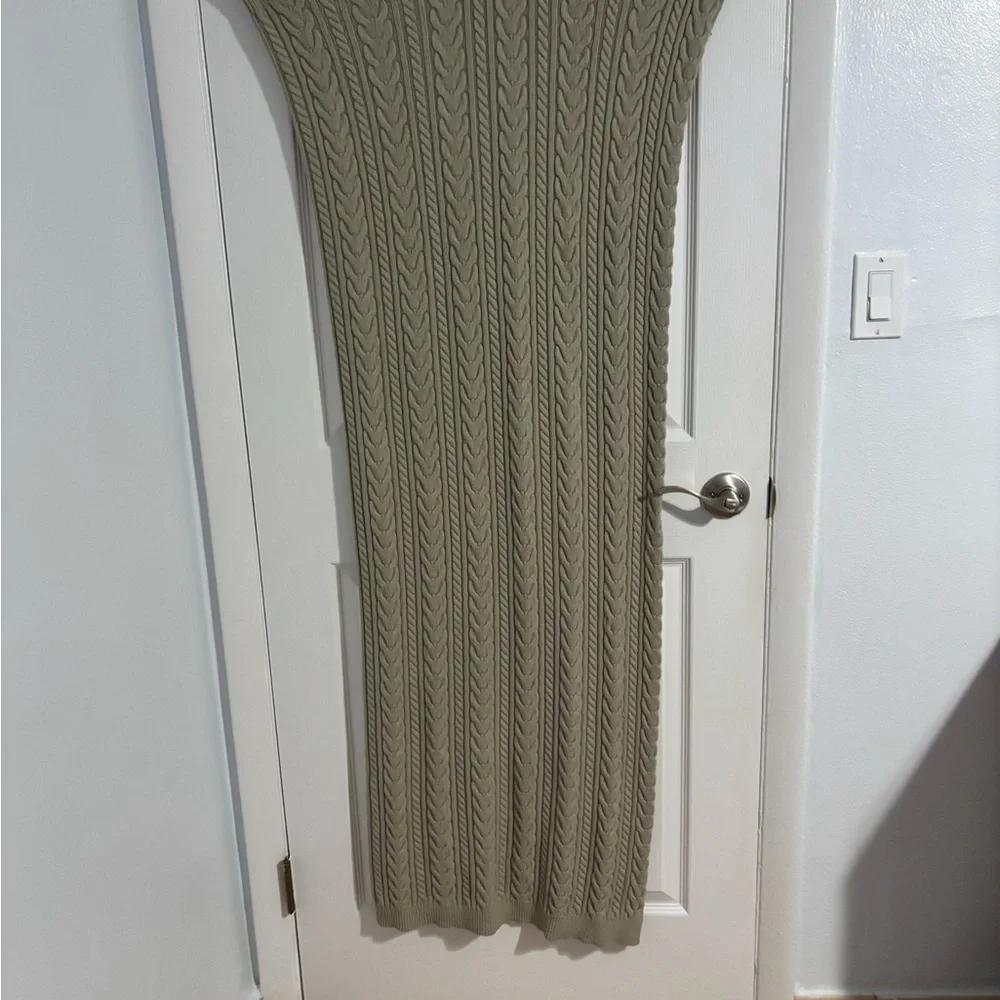Saks Fifth Avenue Beige Cable Knit blanket